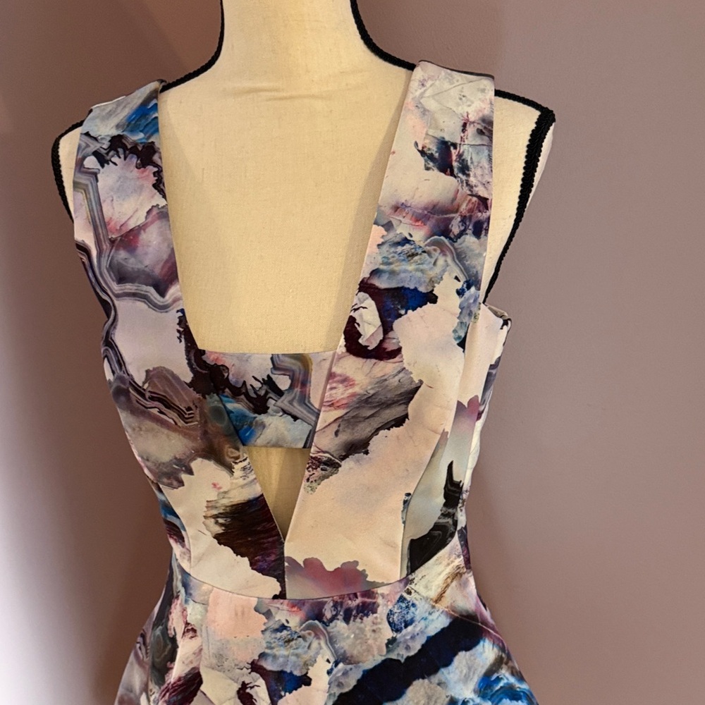 Stylestalker Abstract Print Mini Dress - Picture 4 of 7